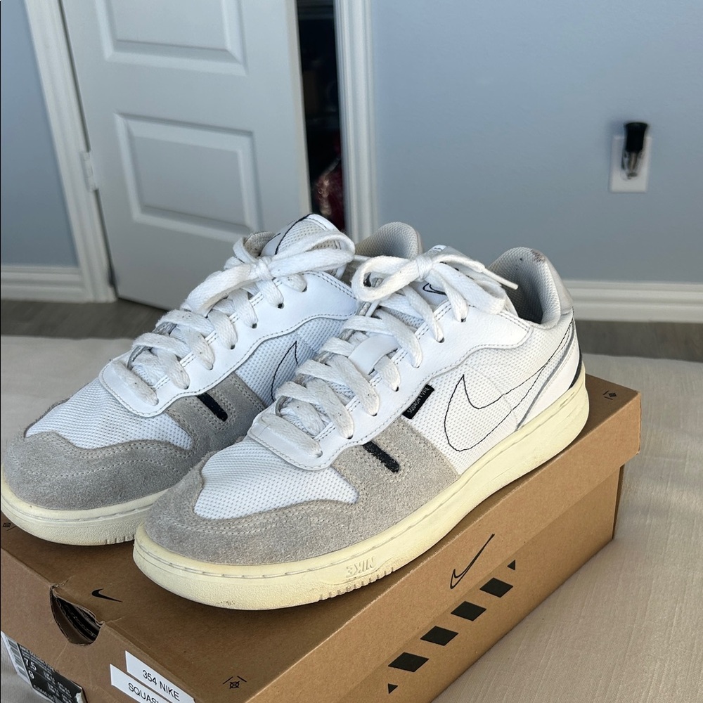 Nike White and Gray Casual Sneakers